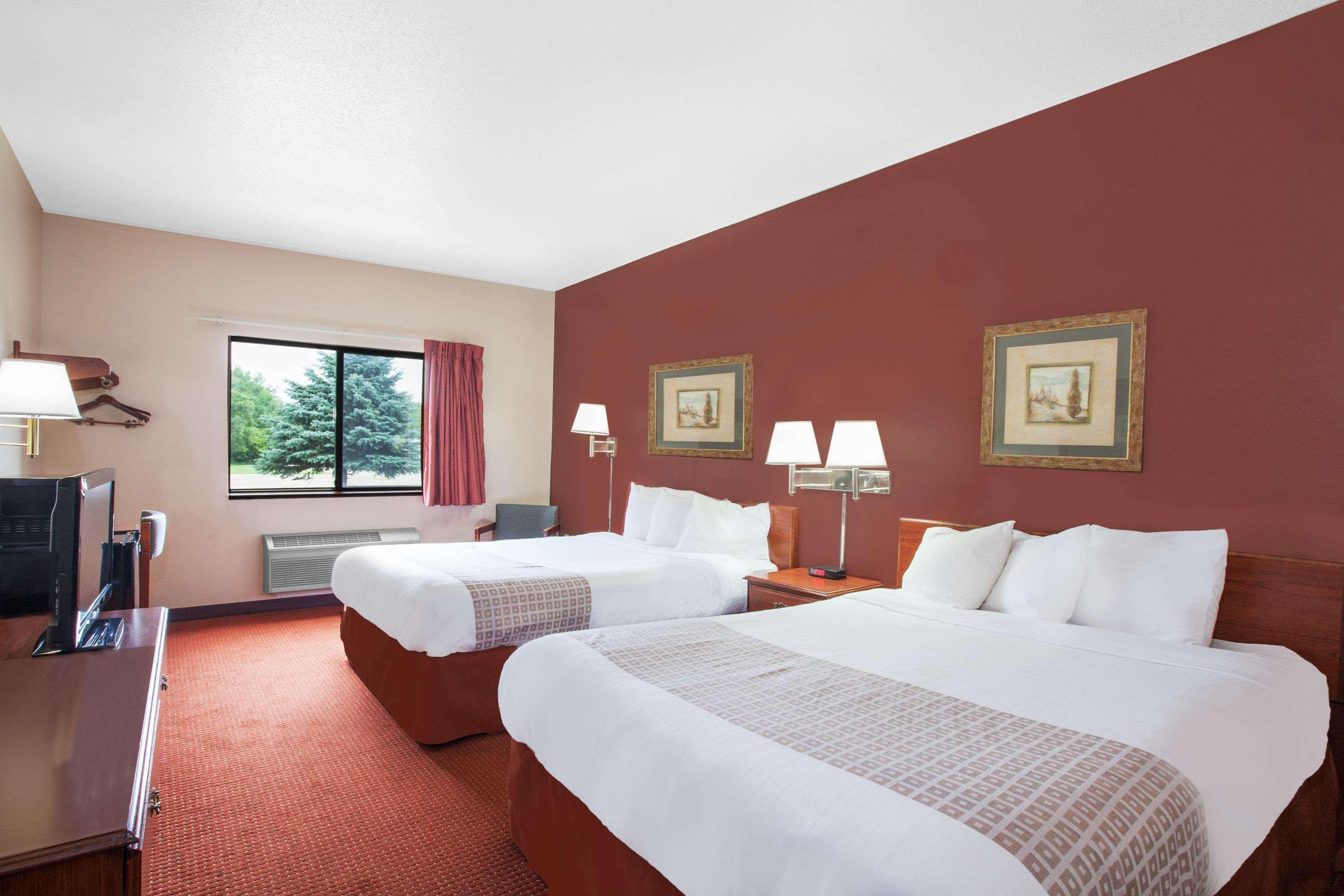 Super 8 By Wyndham Mason City Exterior photo
